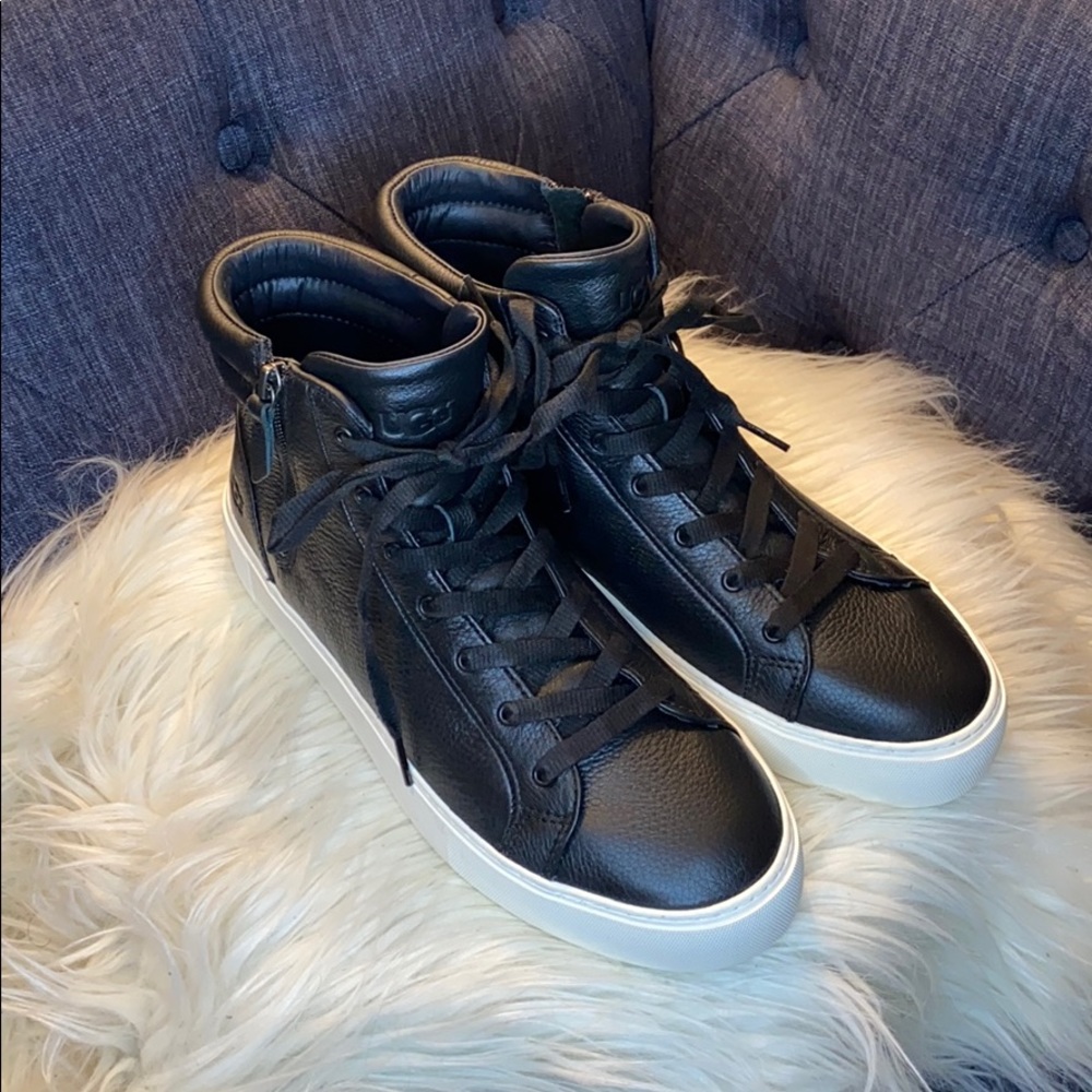 UGG Olli High Top Side Zip Sneaker Black Sz 11